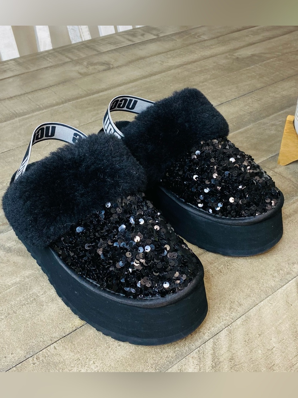 UGG Funkette Chunky Sequin Slipper Black Platform Slide Size 8
